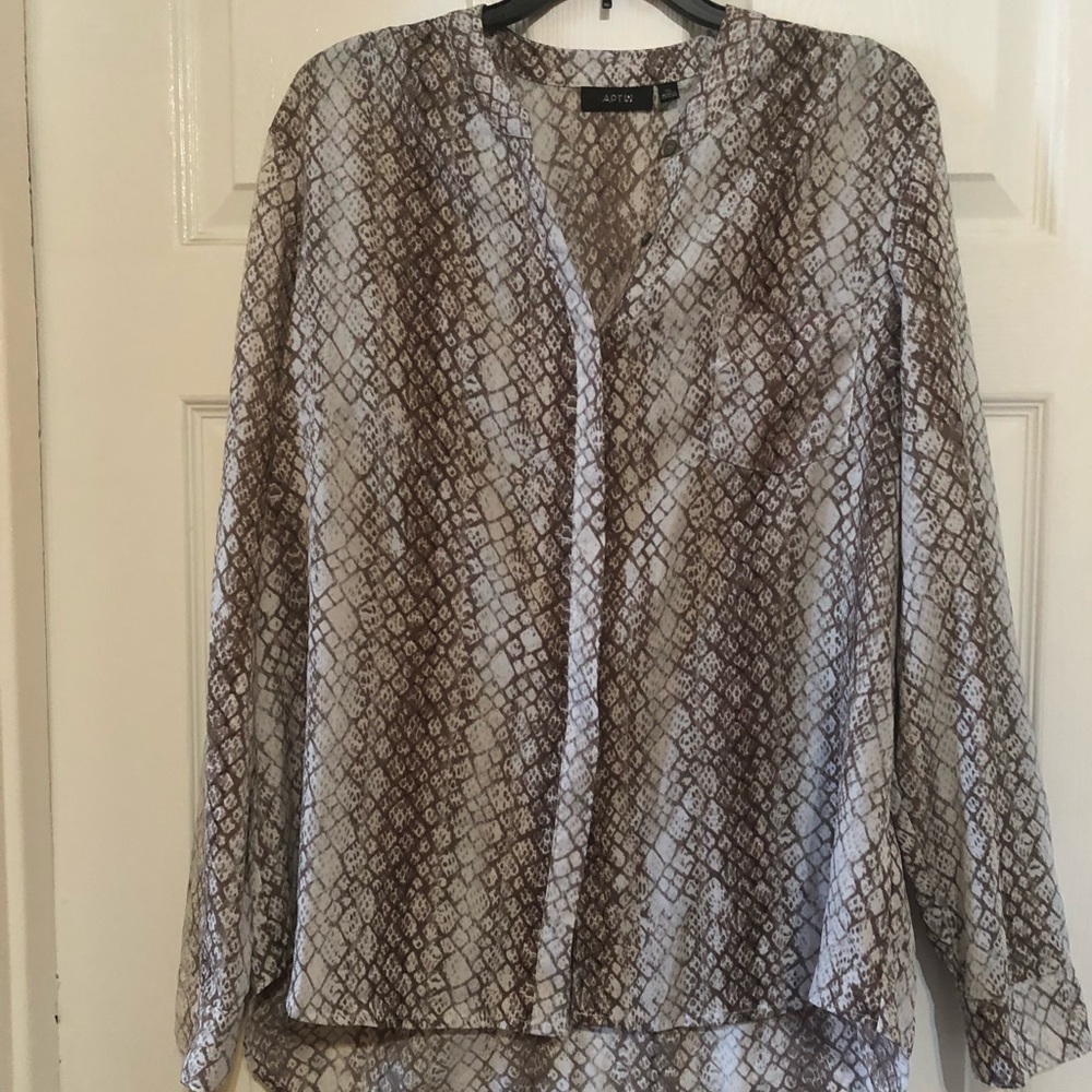 Apt. 9 Top